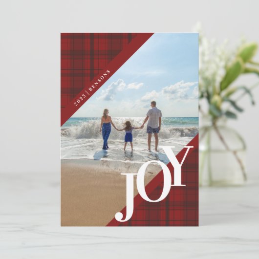 Geruite JOY-diagonale rode kerstkaart (Staand voorkant)