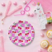 Geruite kersen op roze verwrongen dambord papieren bordje (Feest)