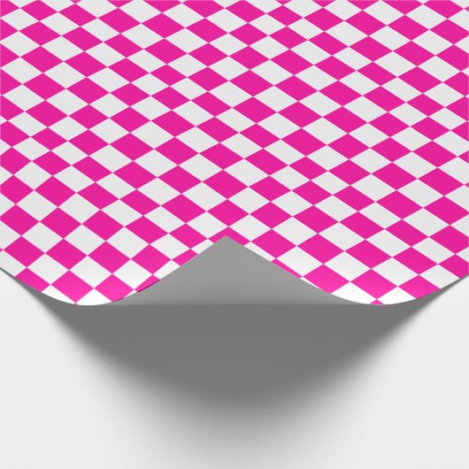 Geruite neon roze en wit cadeaupapier (Hoek)