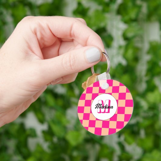 Geruite perzik hete roze geometrische retro monogr sleutelhanger (Hand)