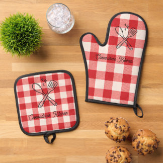 Geruite rode en witte cadeau met eigen naam ovenwant & pannenlap set