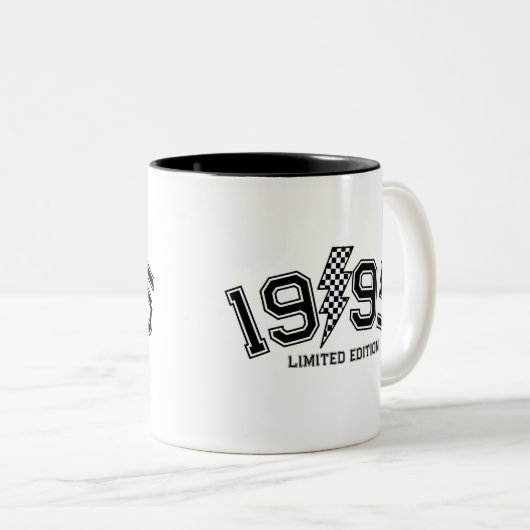 Geruite Verlichting Bolt Custom Geboortejaar Verja Tweekleurige Koffiemok (Voorkant rechts)