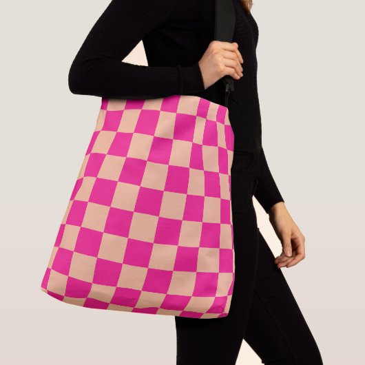 Geruite vierkanten heet roze perzik geometrische r crossbody tas (Dichtbij)