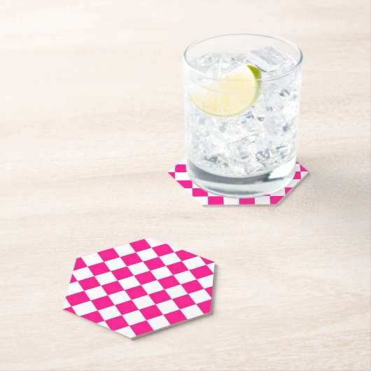 Geruite vierkanten heet roze wit geometrische retr kartonnen onderzetters (Insitu)