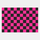 Geruite vierkanten heet roze zwart geometrische re inpakpapier vel (Voorkant)