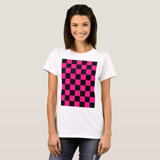 Geruite vierkanten heet roze zwart geometrische re t-shirt (Voorkant volledig)