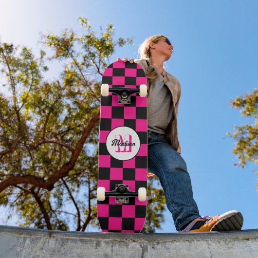 Geruite vierkanten heet roze zwart retro Monogram Persoonlijk Skateboard (Buiten 1)