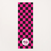 Geruite vierkanten heet roze zwart retro Monogram Yogamat (Voorkant)