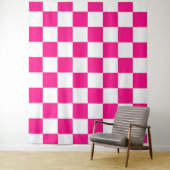 Geruite vierkanten hete roze witte geometrische re wandkleed (In situ)