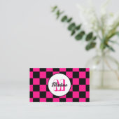 Geruite vierkanten hete roze zwart retro Monogram Visitekaartje (Staand voorkant)