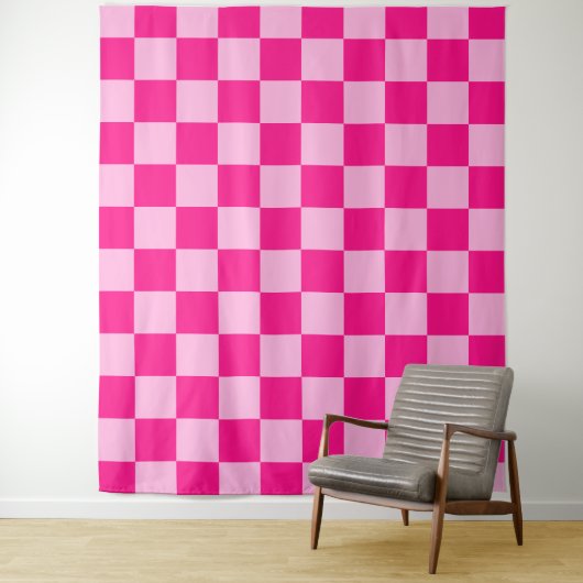 Geruite vierkanten licht roze retro wandkleed (In situ)