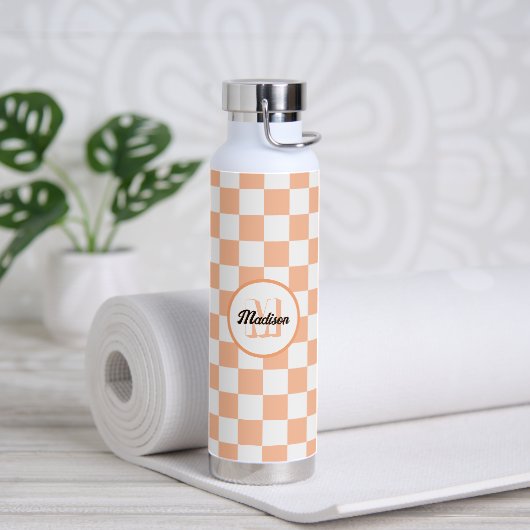 Geruite vierkanten perzik en witte retro Monogram Waterfles (Yoga)