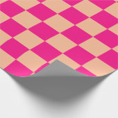 Geruite vierkanten perzik heet roze geometrische r cadeaupapier (Hoek)