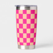 Geruite vierkanten perzik heet roze retro Monogram Geïsoleerde Drinkbeker (Rechts)