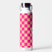 Geruite vierkanten perzik heet roze retro Monogram Waterfles (Voorkant)