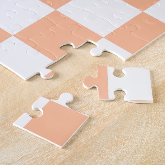 Geruite vierkanten perzik sinaasappel wit geometri legpuzzel (Zijkant)