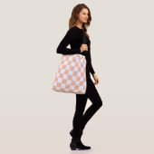 Geruite vierkanten perzik wit geometrische retro crossbody tas (Op model)