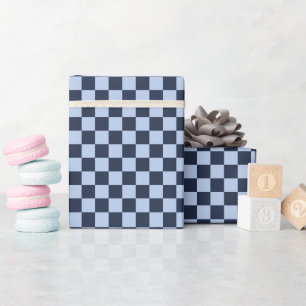 Geruite zachte blauwe en donkerblauwe inpakpapierr cadeaupapier