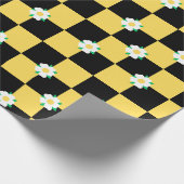 Geruite zwarte gele witte bloemen cadeaupapier (Hoek)
