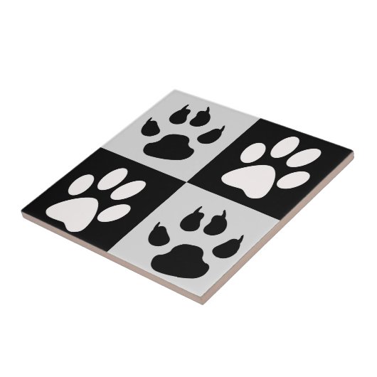 Geruite zwarte witte poten en klauwen tegeltje (Zijkant)