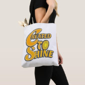 GESCHAPEN OM TE SCHIJNEN – Matteüs 5:14 Tote Bag (Dichtbij)