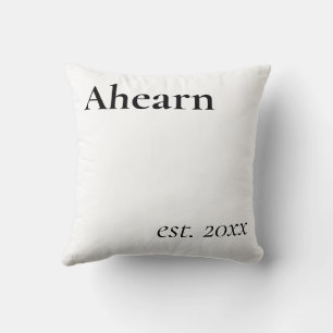 GESCHAT. Net getrouwde stel Kussen