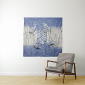 Gescheurd blauw denim: jeans textuur. wandkleed (In situ)