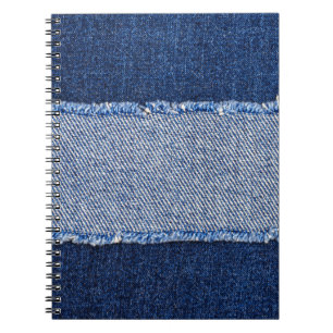 Gescheurd denim: blauwe jeans stof. notitieboek