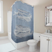 Gescheurd denim: blauwe jeans textuur. douchegordijn (In situ)