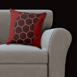 Gescheurd modern rood, zwart honingraatpatroon kussen<br><div class="desc">Het gescheurde moderne rode, zwarte honingraat patroonkussen is onderdeel van het - Red Wall Art en Home Decor - collectie. Het oppervlaktepatroon staat kleurenaanpassing toe. Volg de link - Bewerken met ontwerpgereedschap - om een vulkleur en de vormen en patroonkleuring te selecteren om een gepersonaliseerd geschenk te creëer. Neem voor...</div>