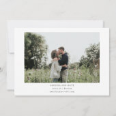 Gescheurd papier rand handgeschreven script foto b save the date (Achterkant)