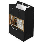 Geschiedenisboek openen  medium cadeauzakje (Voorkant Gekanteld)
