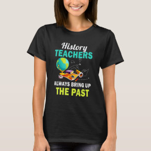 Geschiedenisleraar brengt het verleden altijd ter t-shirt