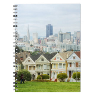 Geschilderde dames, Victoriaans huizen en skyline Notitieboek