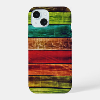 Geschilderde houten planken in rood, groen, turquo iPhone 15 case