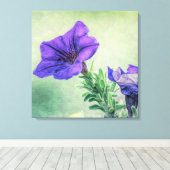 Geschilderde Paarse Petunia Canvas Art Afdruk (Insitu (Houten vloer))
