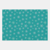 Geschilderde witte en Aqua Snowflakes op Blauwgroe Inpakpapier Vel (Voorkant)