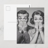 Geschokte retro paar portret briefkaart (Voorkant / Achterkant)