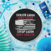 Geschoolde arbeid is niet goedkoop Amerikaanse vla Papieren Bordje (Feest)