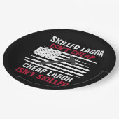 Geschoolde arbeid is niet goedkoop Amerikaanse vla Papieren Bordje (Gekanteld)