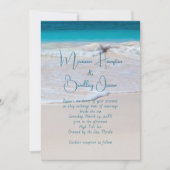 Geschreven in Sand Tropical Beach Wedding Invitati Kaart (Voorkant)