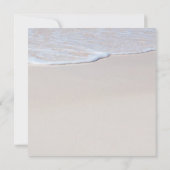 Geschreven in Sand Tropical Beach Wedding Invitati Kaart (Achterkant)