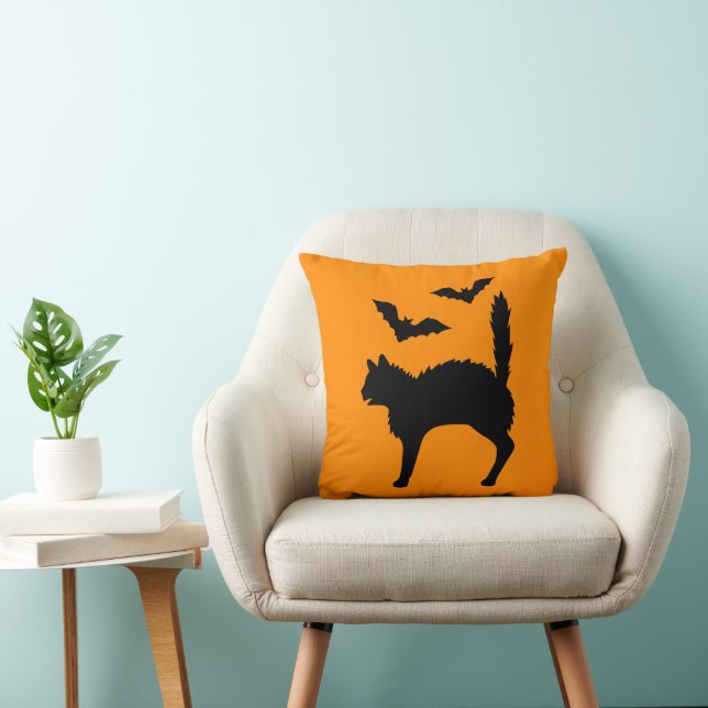 Geschrokken Halloween kat en vleermuizen silhouet  Kussen (Stoel)