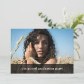 Geslaagd afstudeerfeest uitgesteld fotokaart kaart (Staand voorkant)