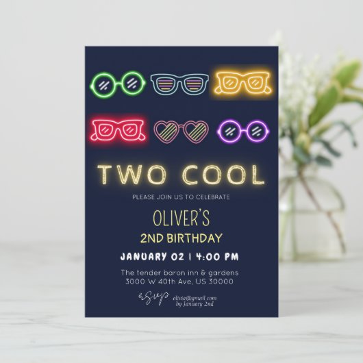 Geslacht neutrale grappige 2de verjaardag kaart (Staand voorkant)