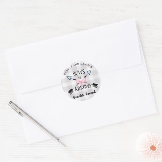 Geslacht onthulling Bogen of Pijlen Baby Shower Ronde Sticker (Envelop)