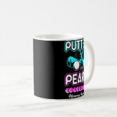 Geslacht onthult putter of pasteit mama houdt van  koffiemok (Voorkant rechts)