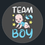 Geslacht Team Boy Party set Ronde Sticker<br><div class="desc">Gendereducatie Team Boy Party heeft funny Gender Reopenbaart Baby shower Matching Family Baby Funny Design Classic Collectie Classic Ronde Sticker.</div>