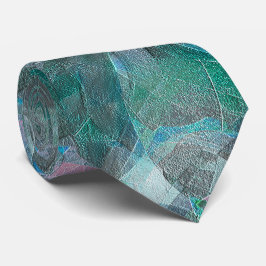 Geslepen groencyaan over onafgewerkt wandpleister stropdas