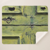 Gesloten bruine houten deur met twee panelen sherpa deken (Voorkant (horizontaal))